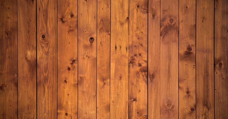 Aménager une terrasse en bois : conseils et entretien indispensables